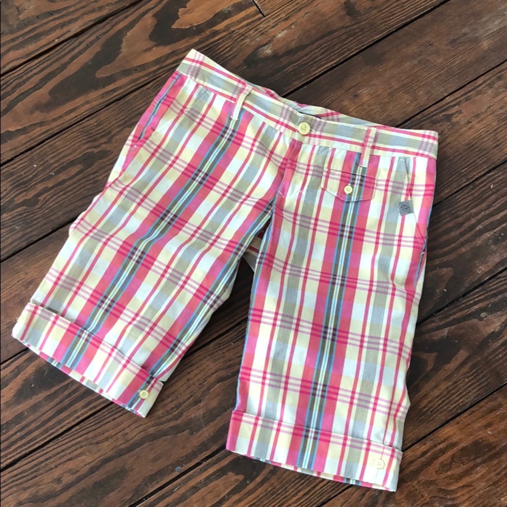 Volcom Plaid Bermuda shorts. Size 1!